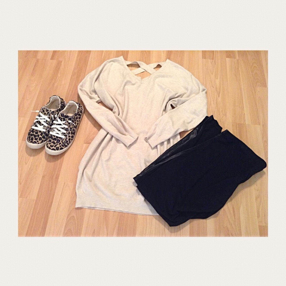 Dreamers Oatmeal Sweater Tunic Size M/L